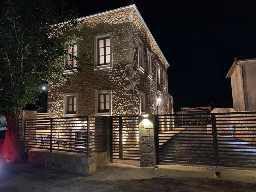 Ferienwohnung Indigo Leonidion Exterior foto