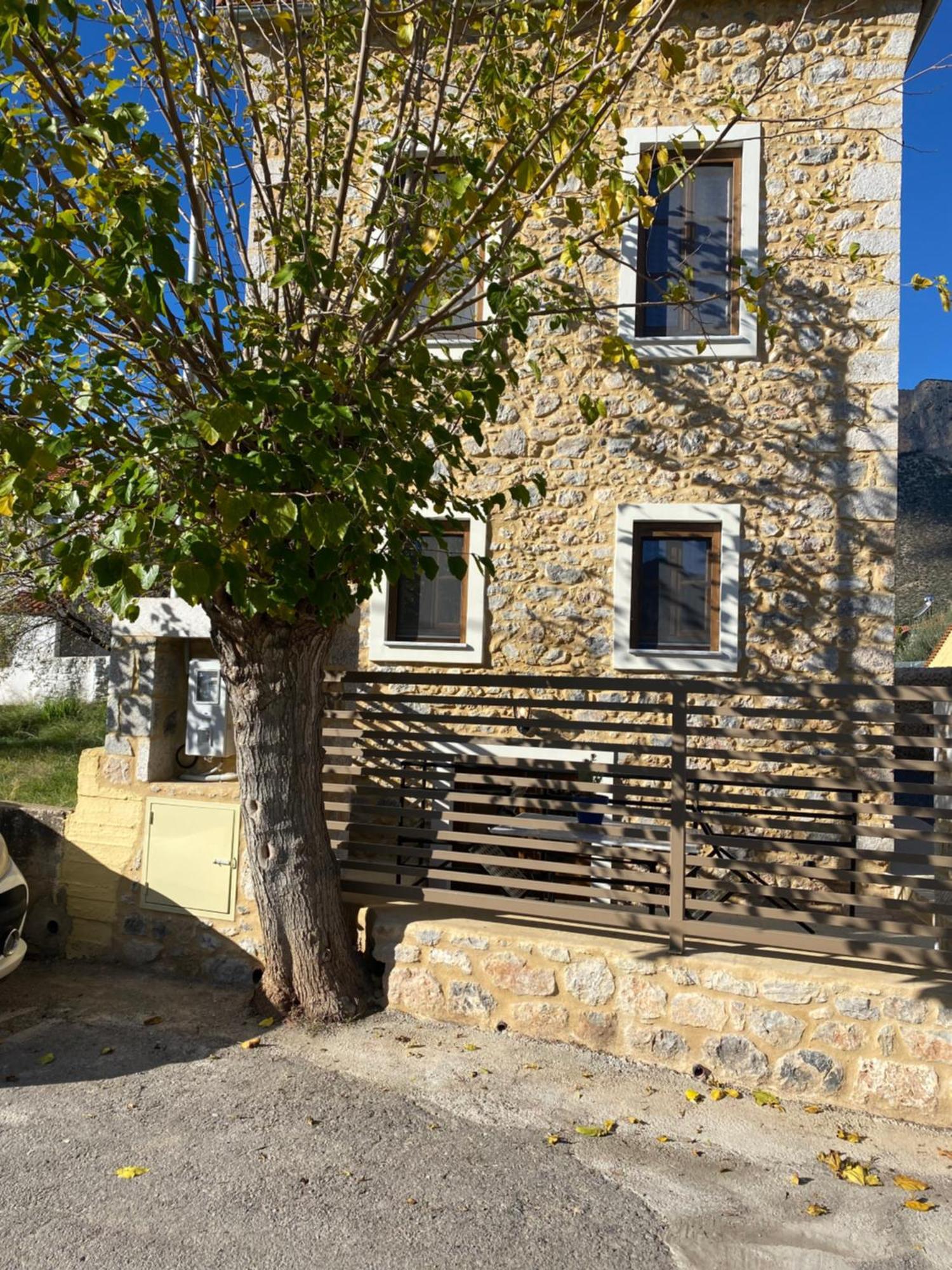 Ferienwohnung Indigo Leonidion Exterior foto